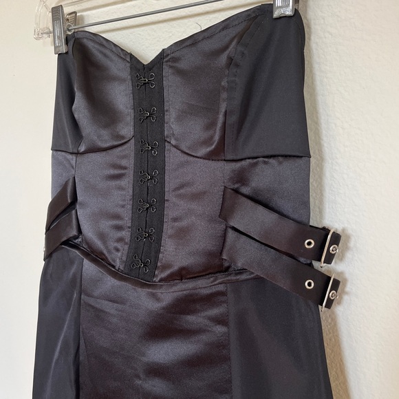 🚨SOLD🚨Betsey Johnson Black Satin Corset Dress with Sweetheart Neckline - Picture 2 of 6